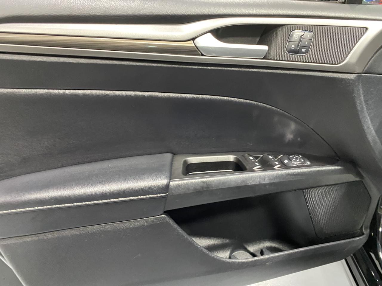 2017 Ford Fusion SE - Photo #11
