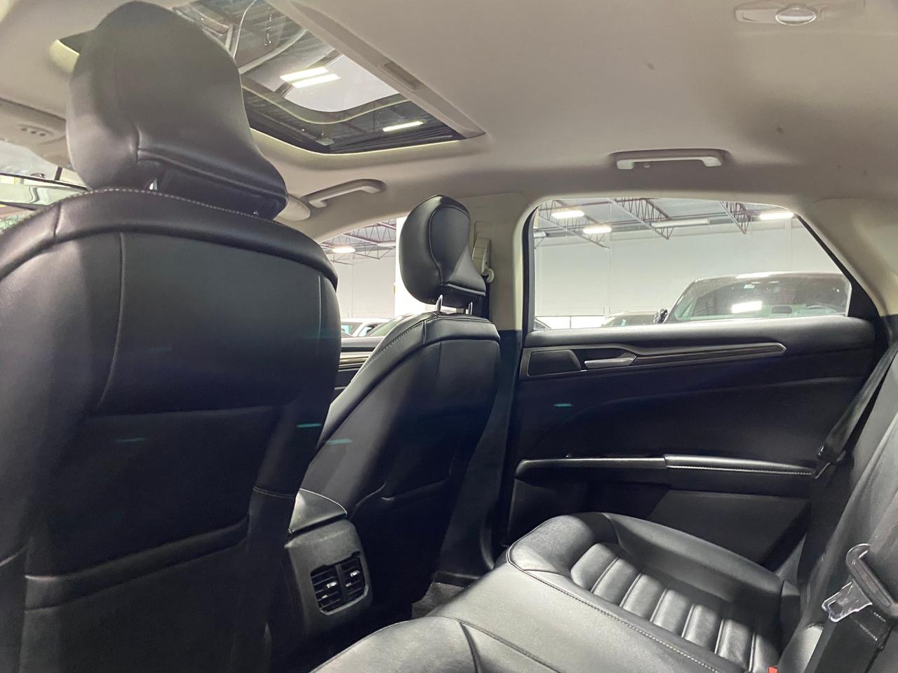 2017 Ford Fusion SE - Photo #16