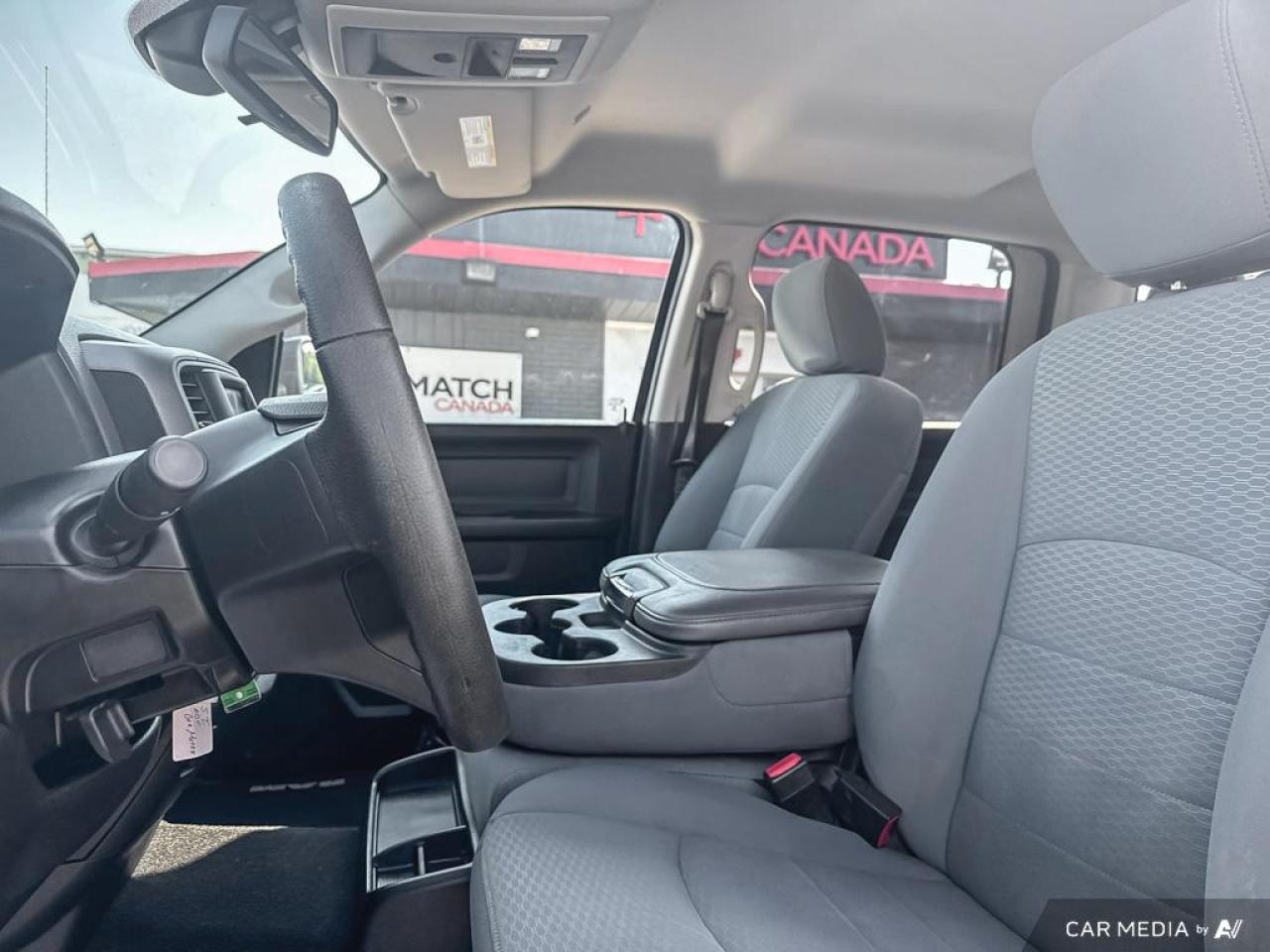 2019 RAM 1500 Classic EXPRESS / 4X4 / CREW CAB / 5.7L HEMI - Photo #9