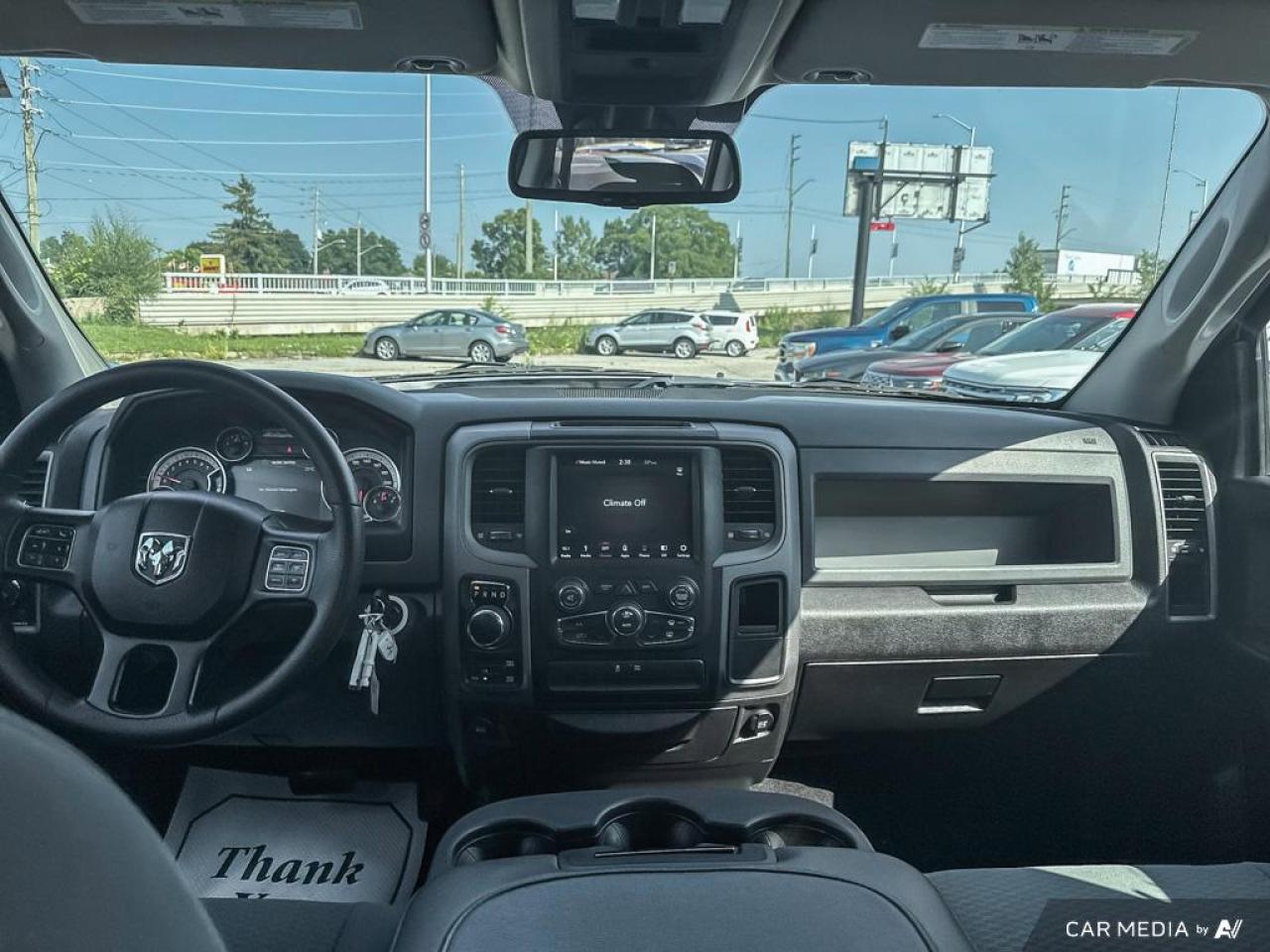 2019 RAM 1500 Classic EXPRESS / 4X4 / CREW CAB / 5.7L HEMI - Photo #11