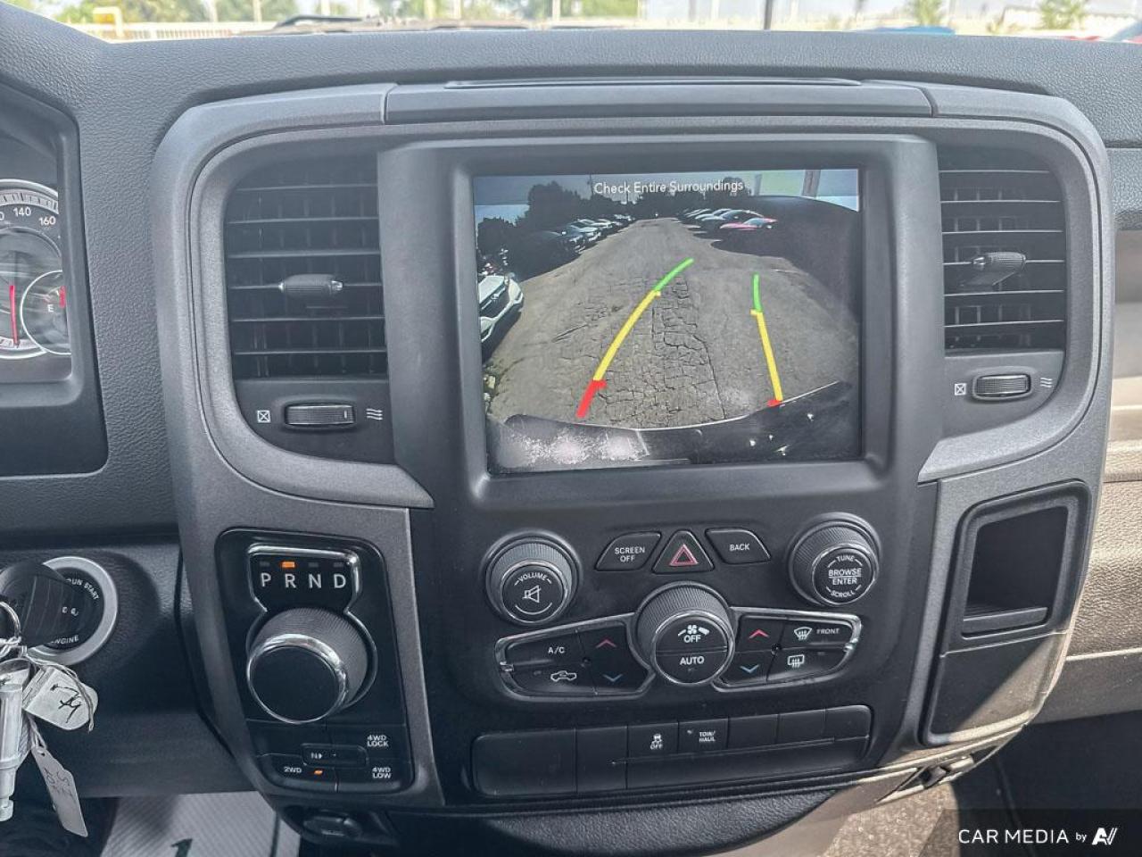 2019 RAM 1500 Classic EXPRESS / 4X4 / CREW CAB / 5.7L HEMI - Photo #15