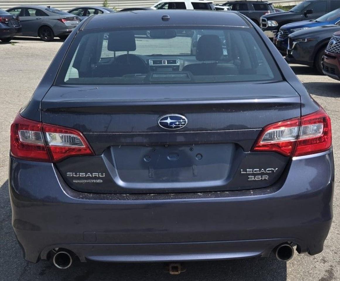 2015 Subaru Legacy 3.6R LIMITED / NAV / SUNROOF / LEATHER / HTD SEATS - Photo #3