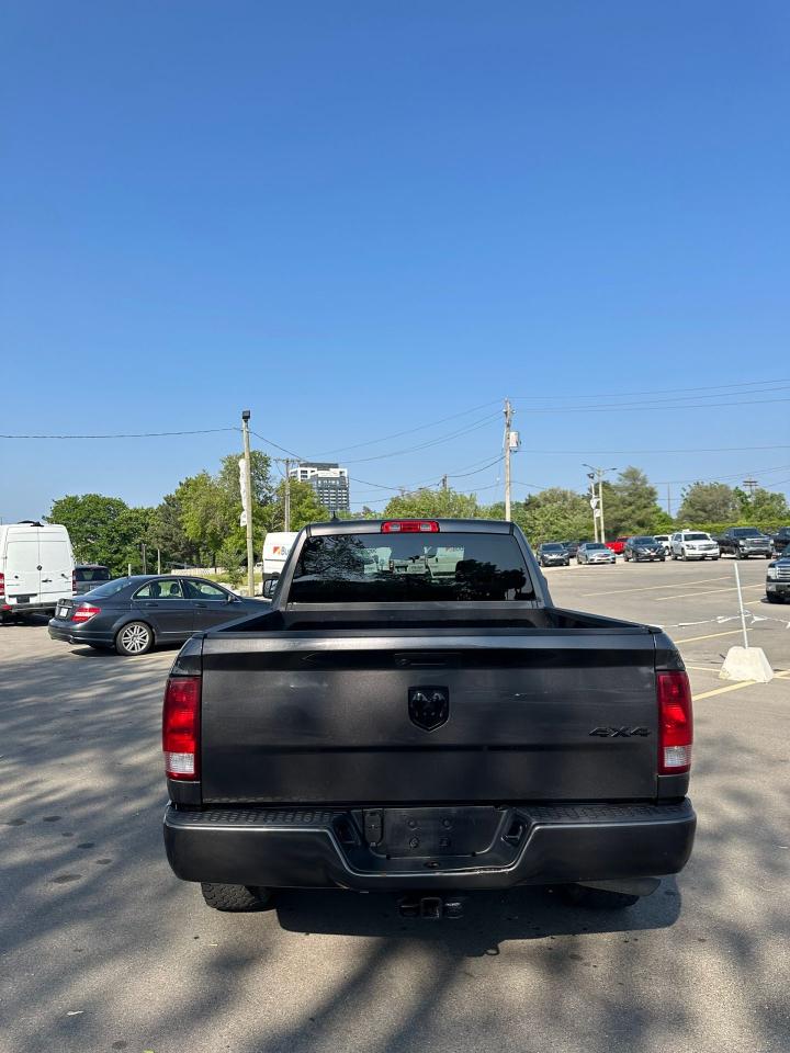 2019 RAM 1500 Classic Express 4x4 Quad Cab 6'4" Box Photo4