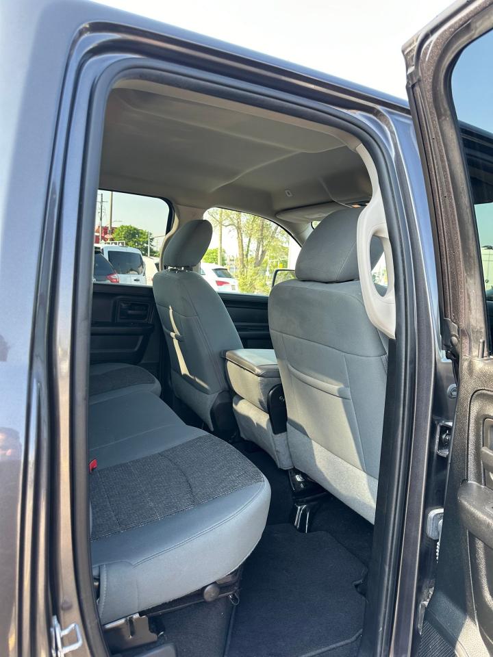 2019 RAM 1500 Classic Express 4x4 Quad Cab 6'4" Box - Photo #12