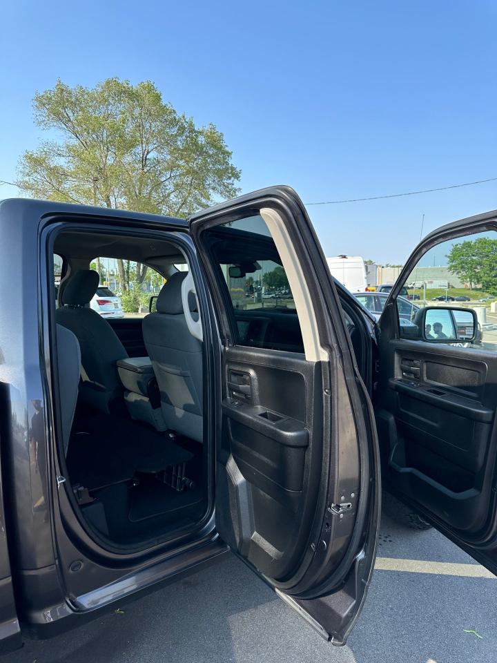 2019 RAM 1500 Classic Express 4x4 Quad Cab 6'4" Box - Photo #14