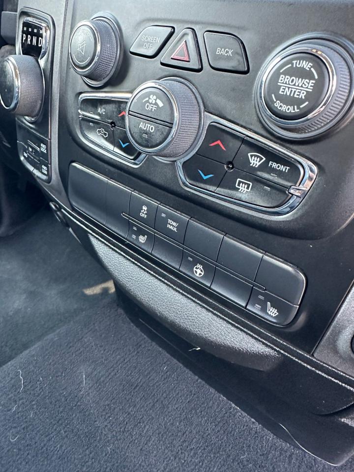 2019 RAM 1500 Classic Express 4x4 Quad Cab 6'4" Box - Photo #15
