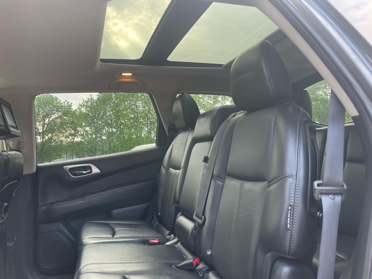 2019 Nissan Pathfinder Platinum - Photo #11