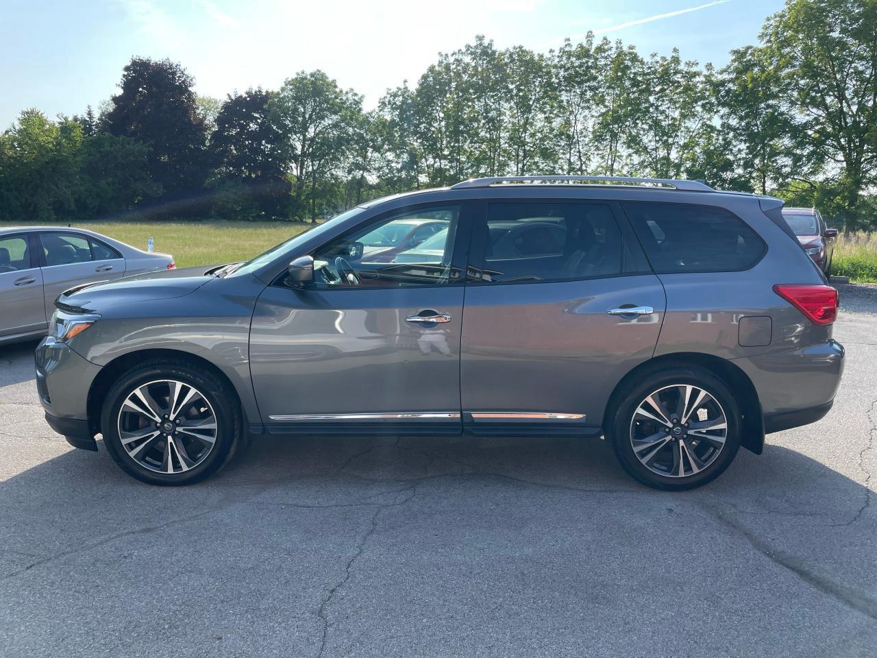 2019 Nissan Pathfinder Platinum - Photo #3