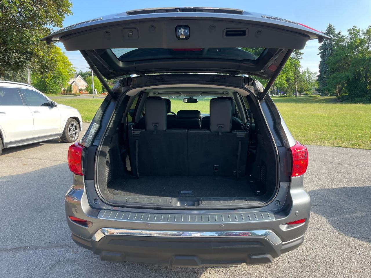 2019 Nissan Pathfinder Platinum - Photo #9