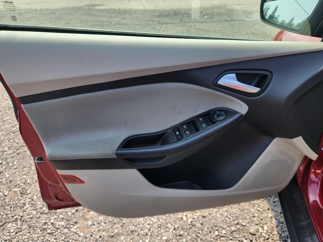 2013 Ford Focus SE - Photo #9