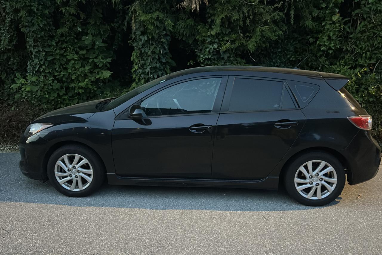 2012 Mazda MAZDA3 GS-SKY - Photo #2