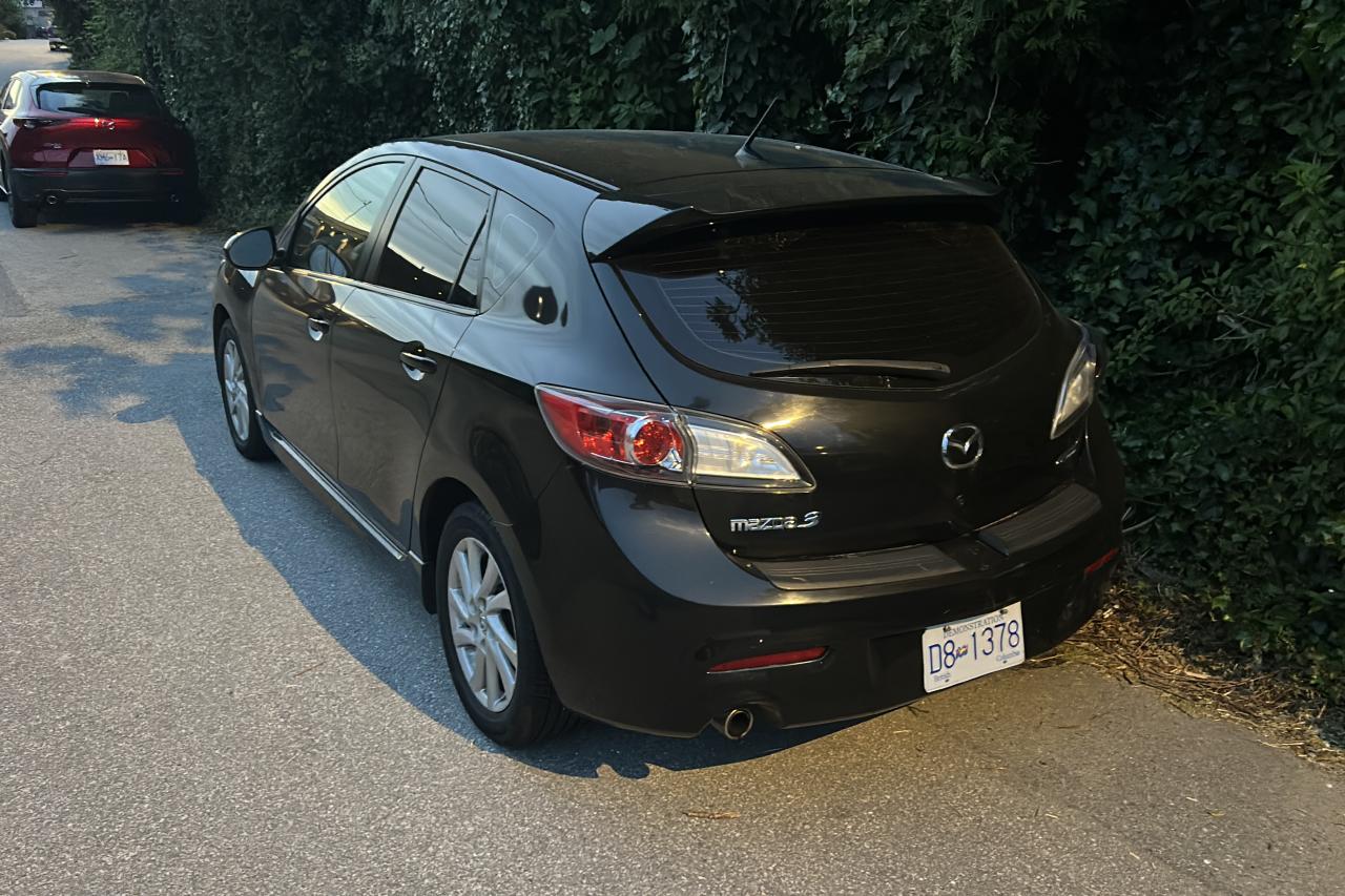 2012 Mazda MAZDA3 GS-SKY - Photo #3