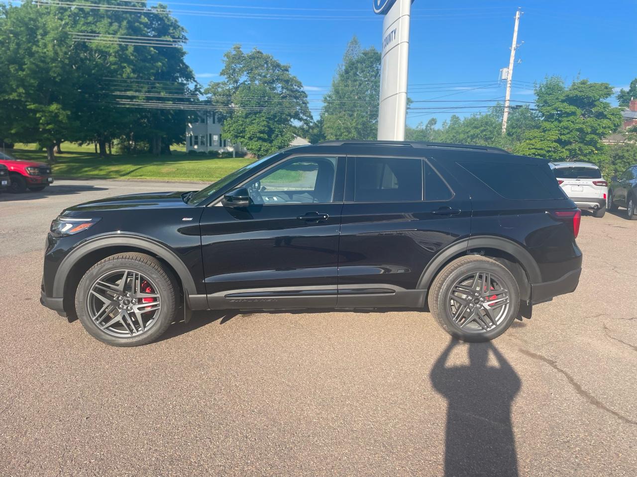 2025 Ford Explorer ST-Line Photo3