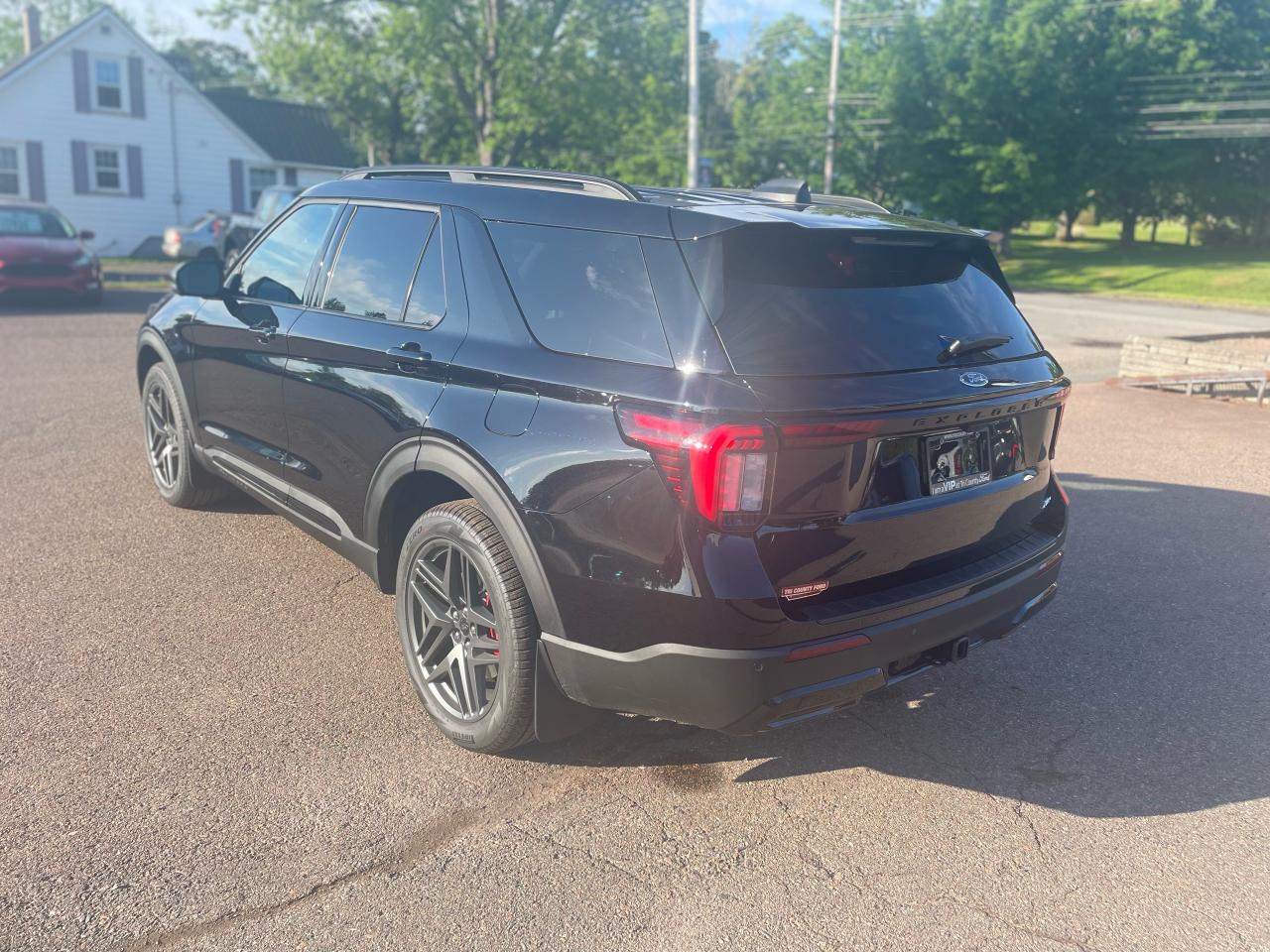 2025 Ford Explorer ST-Line Photo4