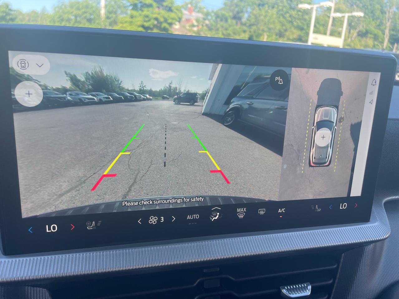 2025 Ford Explorer ST-Line Photo5