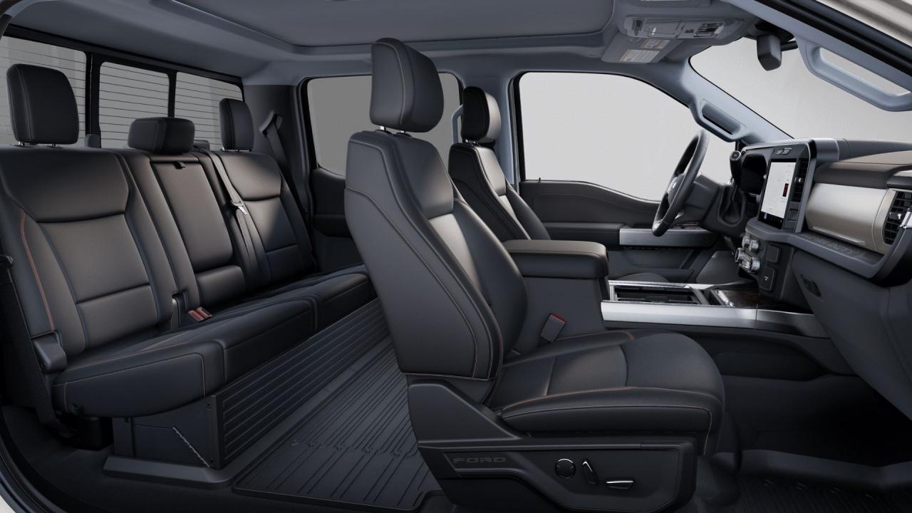2025 Ford F-350 Super Duty SRW Lariat Photo5
