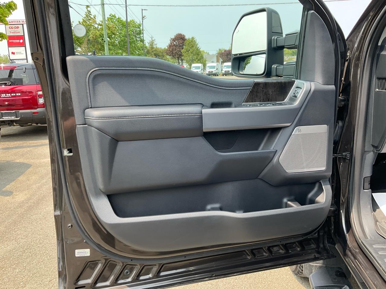 2024 Ford F-250 Super Duty SRW Lariat Photo5