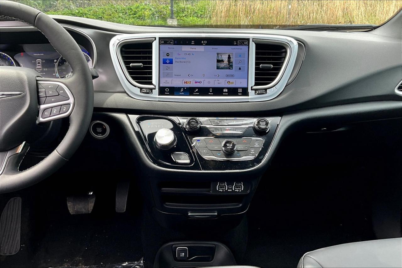 2025 Dodge Grand Caravan SXT | 10.1" Touch Screen | Leather | Stow N Go Photo