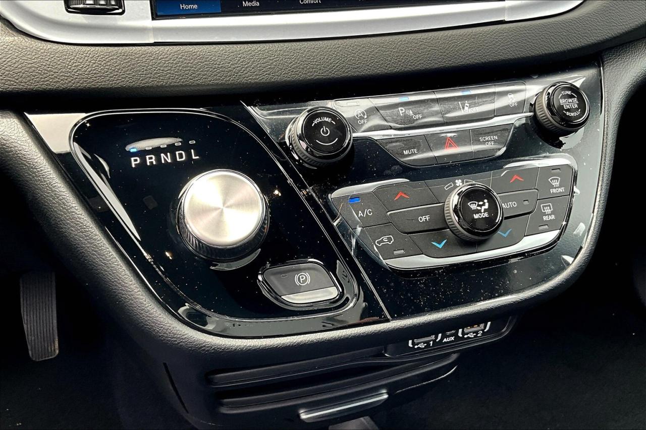 2025 Dodge Grand Caravan SXT | 10.1" Touch Screen | Leather | Stow N Go Photo