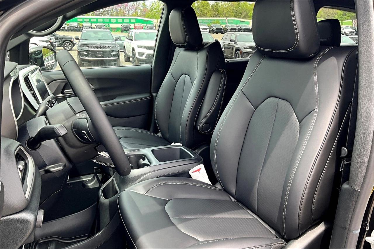 2025 Dodge Grand Caravan SXT | 10.1" Touch Screen | Leather | Stow N Go Photo