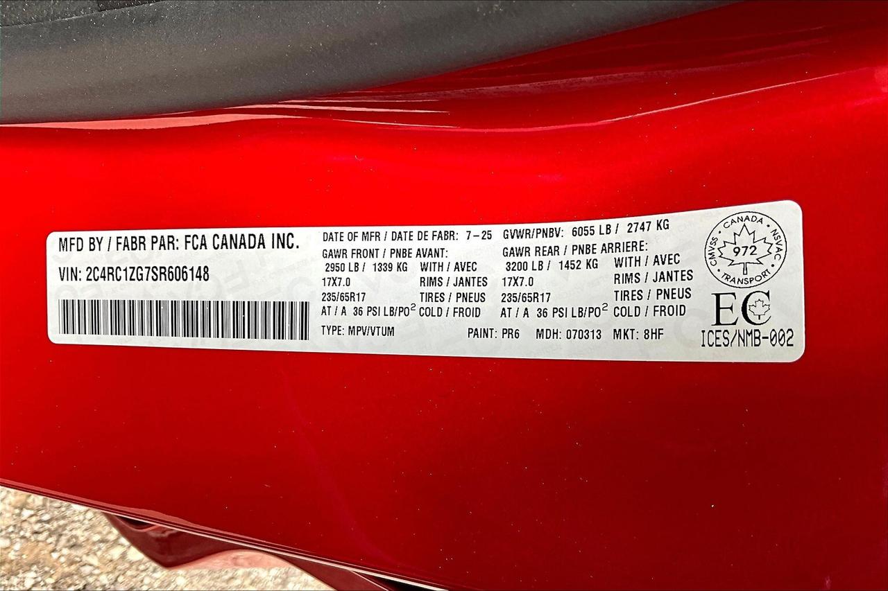 2025 Dodge Grand Caravan SXT | 10.1" Touch Screen | Leather | DEMO | SAVE Photo