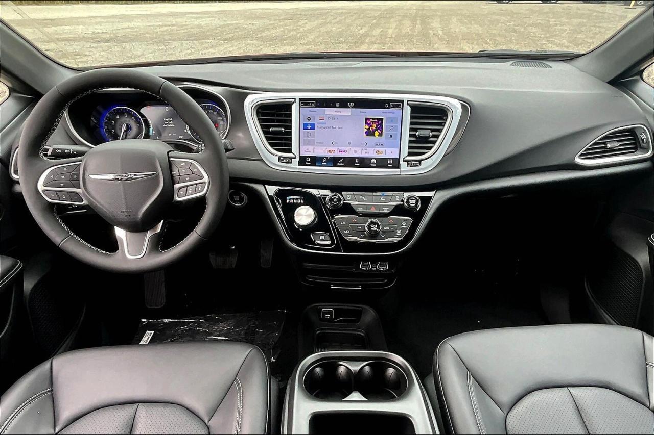 2025 Dodge Grand Caravan SXT | 10.1" Touch Screen | Leather | Stow N Go Photo4