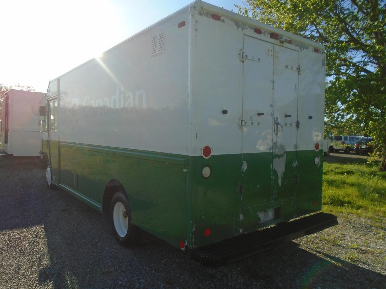 2006 Freightliner MT45 Chassis Stepvan Photo4