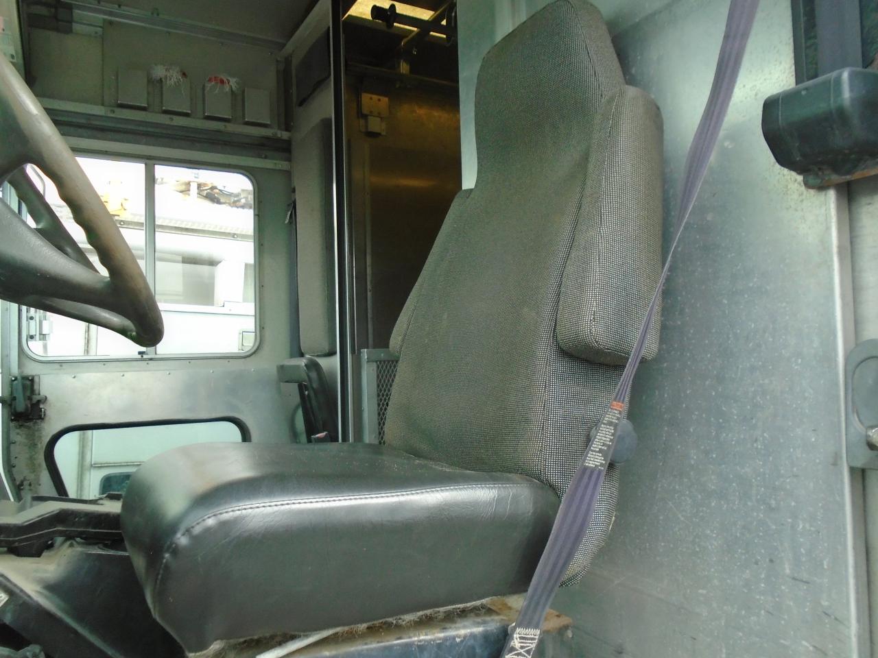 2006 Freightliner MT Stepvan - Photo #10