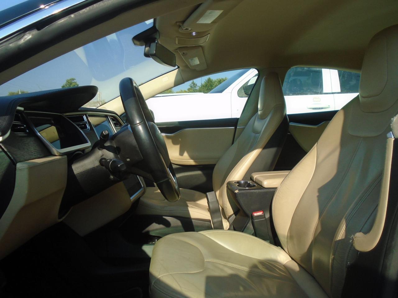 2013 Tesla Model S Model S 85 Sdn 396km FULL CHARGE - Photo #9