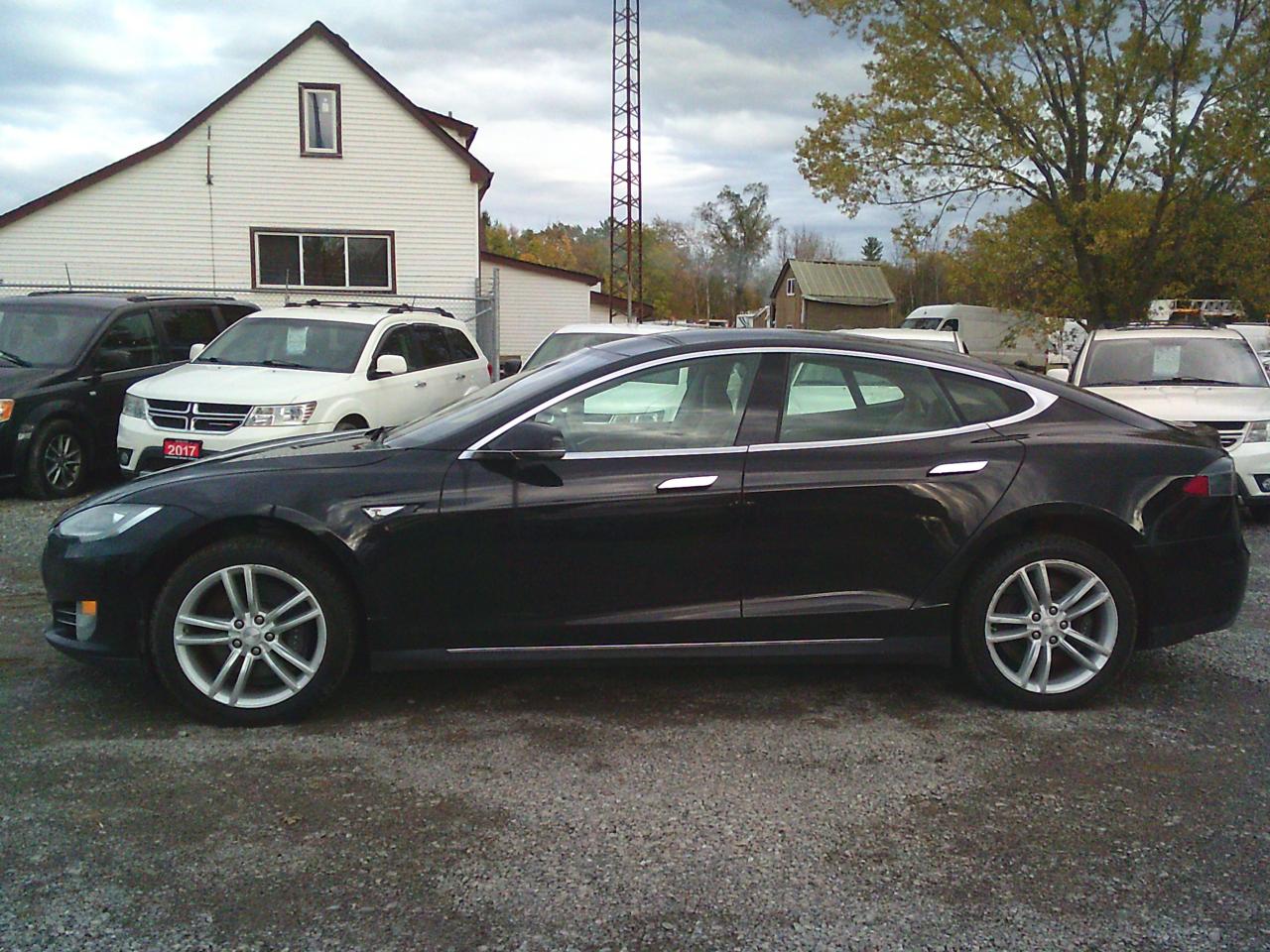 2013 Tesla Model S FREE supercharging Model S 85 Full Range:396km Photo