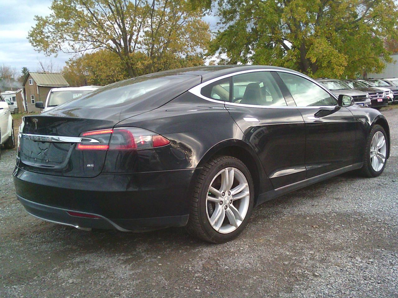 2013 Tesla Model S FREE supercharging Model S 85 Full Range:396km Photo