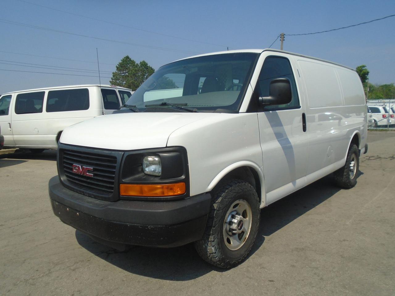 2015 GMC Savana Cargo Van RWD 2500 135 - Photo #2