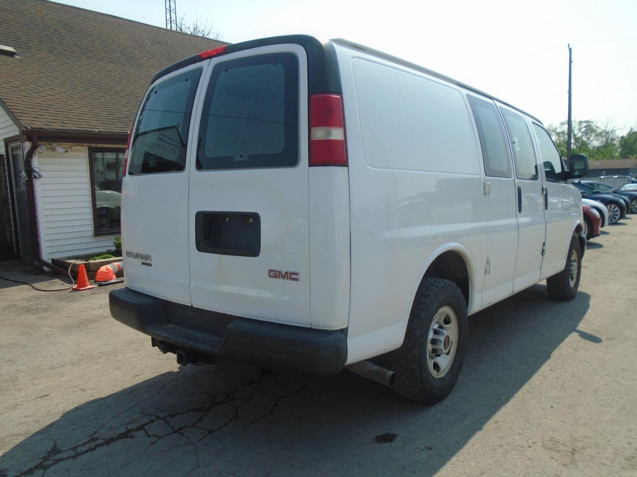 2015 GMC Savana Cargo Van RWD 2500 135 - Photo #6
