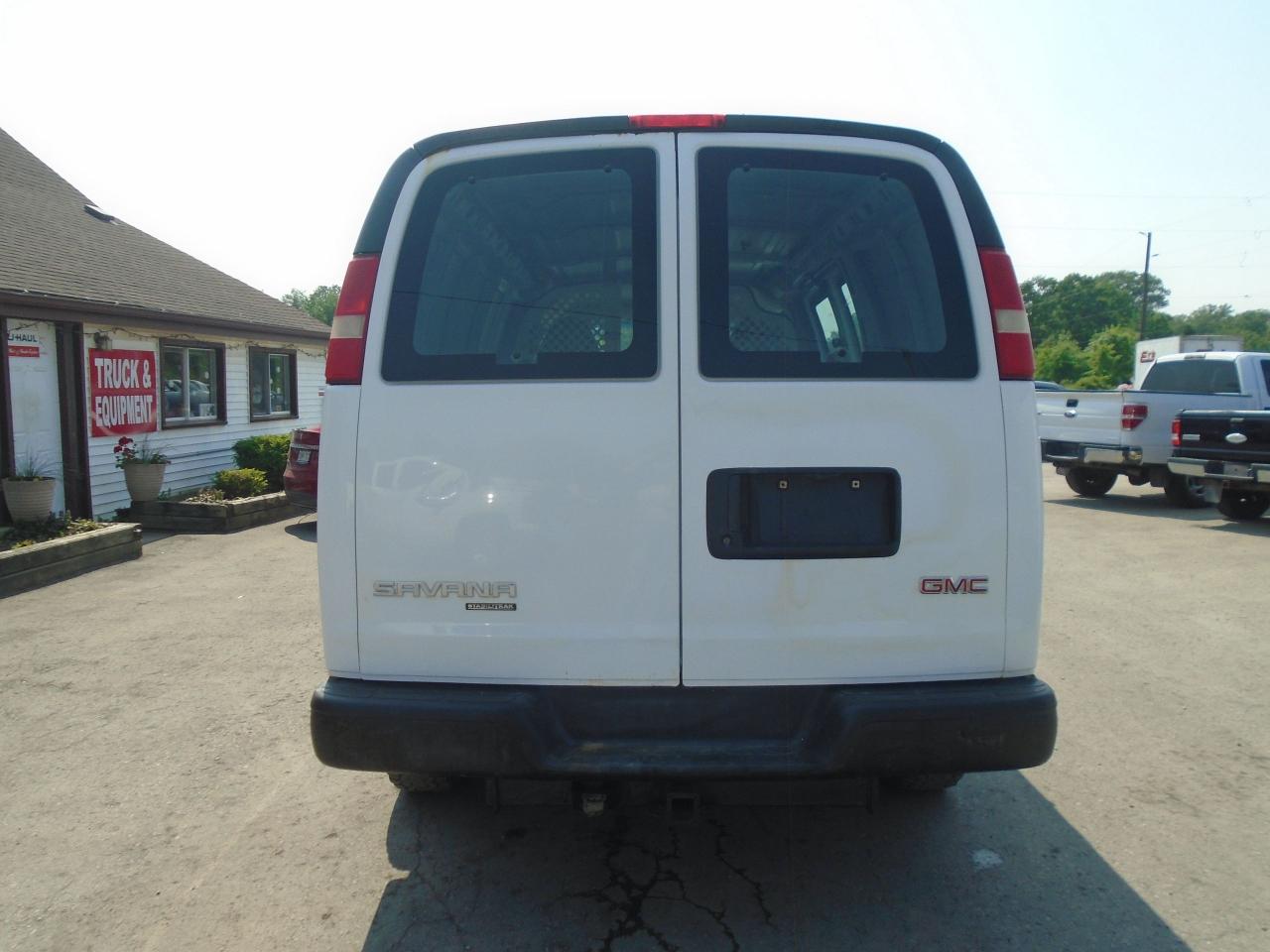 2015 GMC Savana Cargo Van RWD 2500 135 - Photo #7