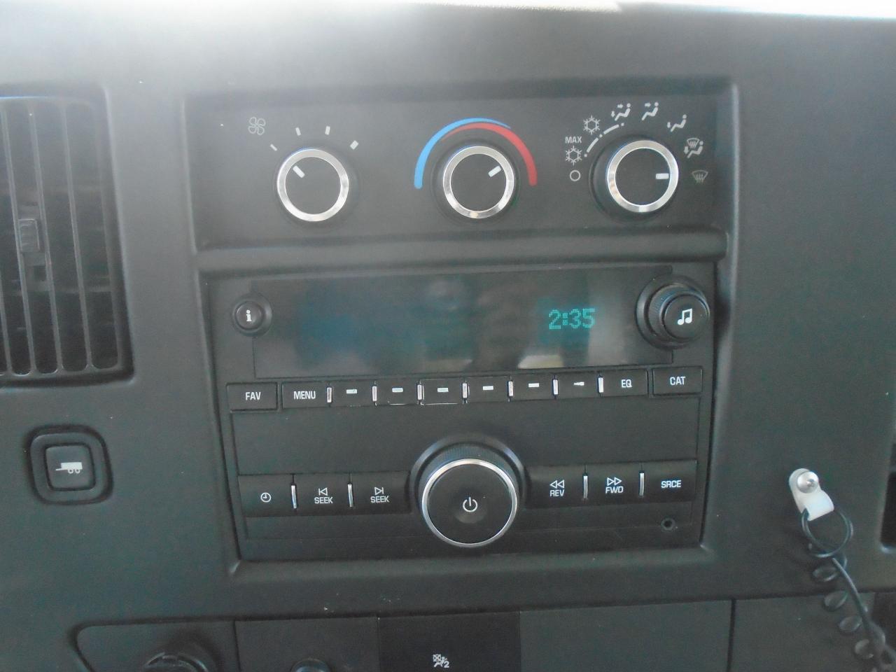 2015 GMC Savana Cargo Van RWD 2500 135 - Photo #14