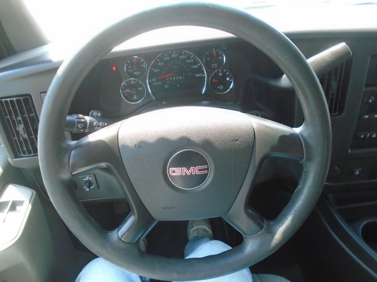 2015 GMC Savana Cargo Van RWD 2500 135 - Photo #13