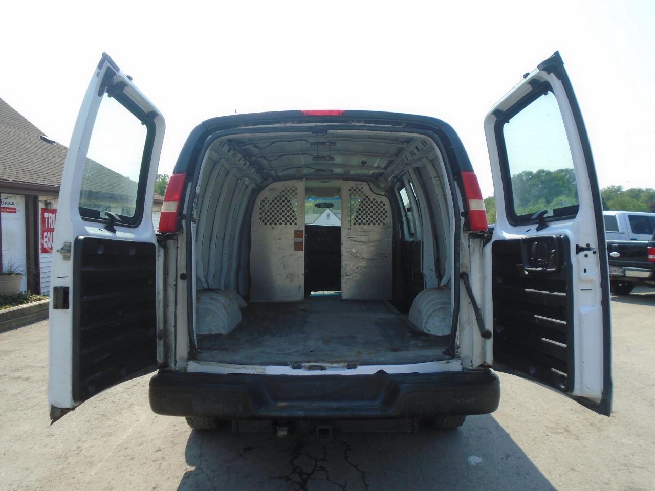 2015 GMC Savana Cargo Van RWD 2500 135 - Photo #20