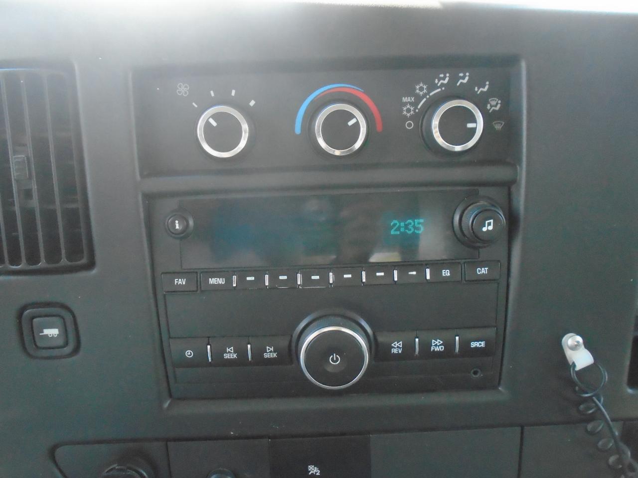 2015 GMC Savana Cargo Van RWD 2500 135 - Photo #14