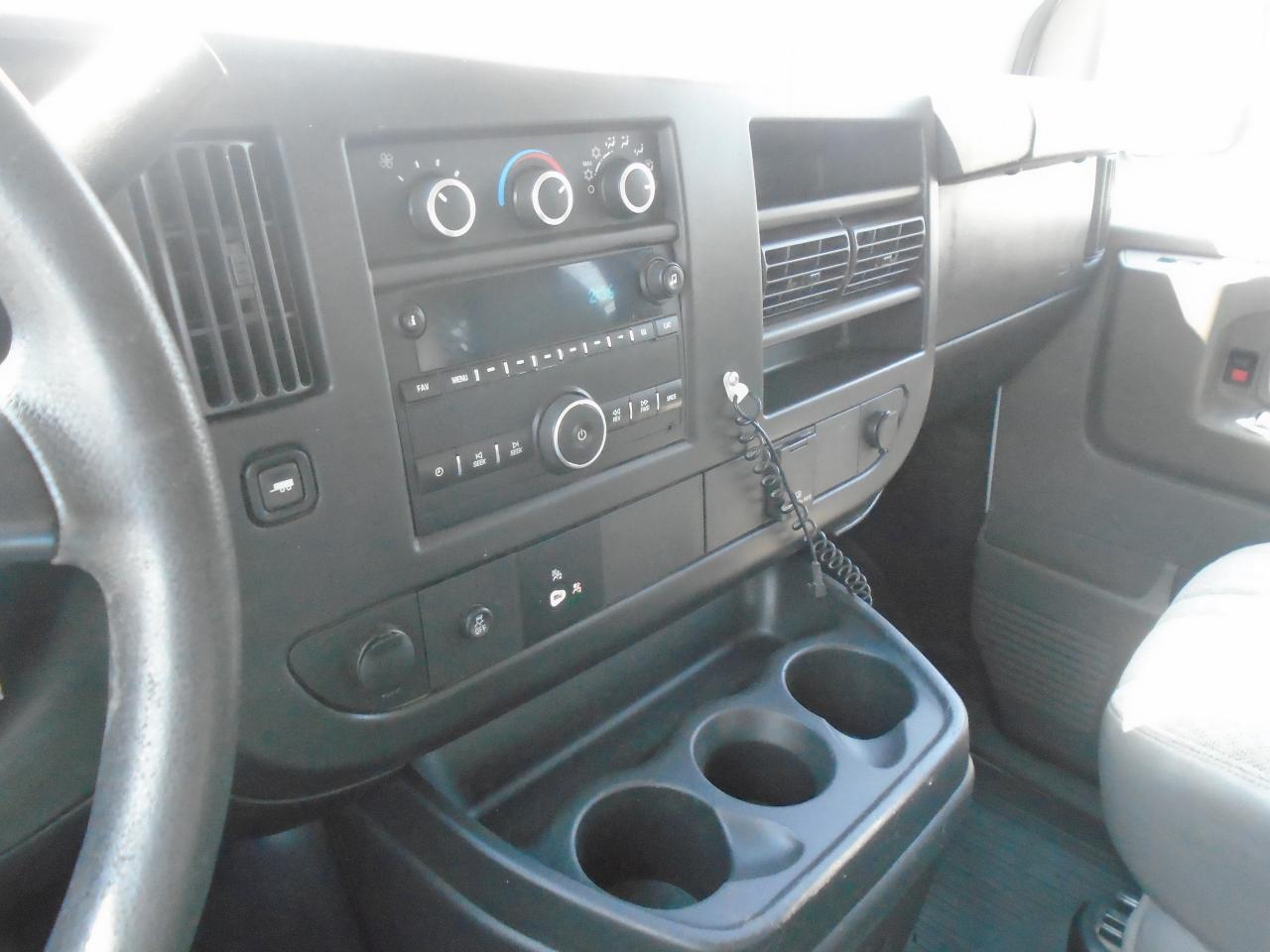 2015 GMC Savana Cargo Van RWD 2500 135 - Photo #16