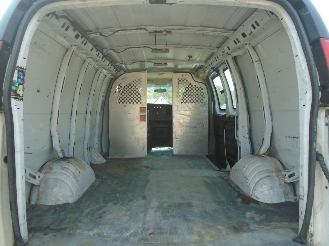 2015 GMC Savana Cargo Van RWD 2500 135 - Photo #22