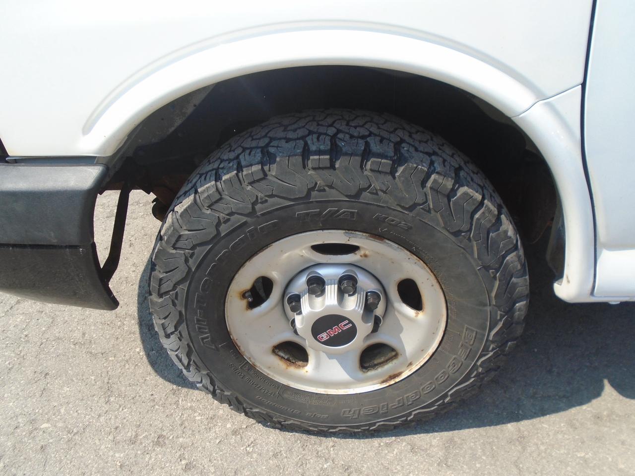 2015 GMC Savana Cargo Van RWD 2500 135 - Photo #25