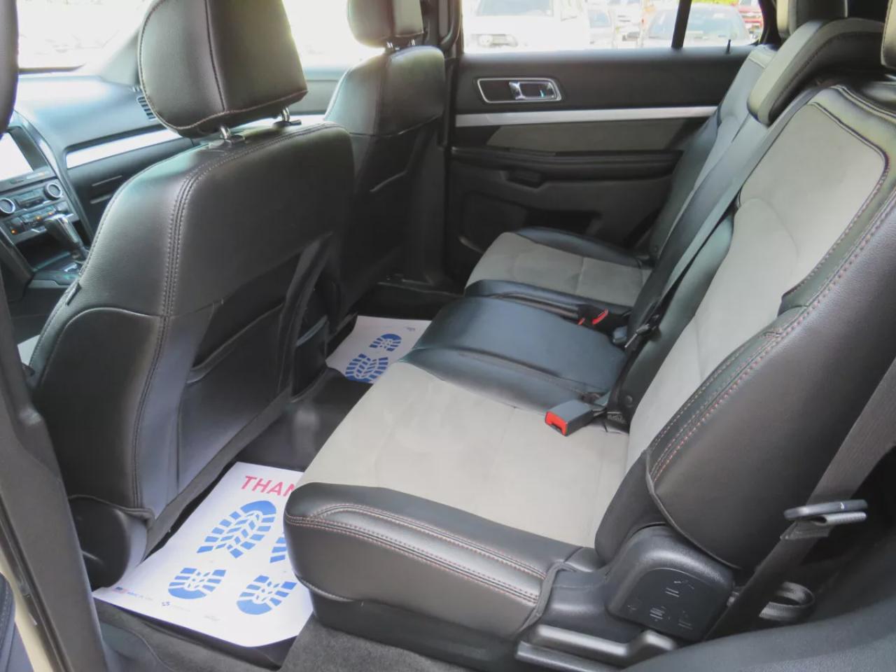 2017 Ford Explorer XLT (**LOW KM!!**CLEAN TITLE/NO ACCIDENTS!!**SAFETY/CERTIFIED!!**4WD**REMOTE START**NAVIGATION**ALLOY RIMS**DUAL CLIMATE CONTROL**REVERSE CAMERA**LEATHER TRIM**PUSH BUTTON START**POWER SEATS**HEATED SEATS**DIGITAL TOUCHSCREEN**HEATED SEATS**BLUETOOTH**CRU Photo