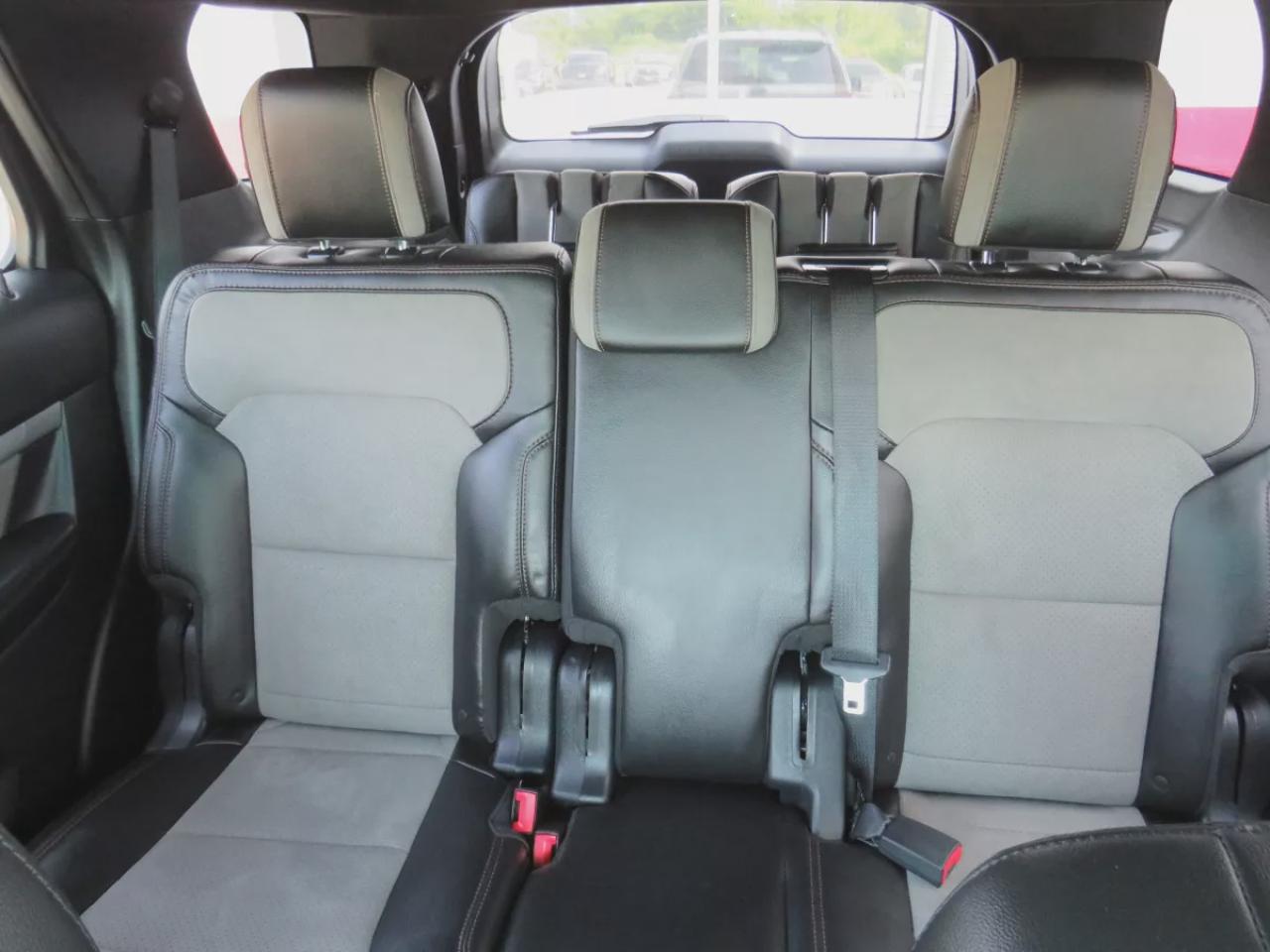 2017 Ford Explorer XLT (**LOW KM!!**CLEAN TITLE/NO ACCIDENTS!!**SAFETY/CERTIFIED!!**4WD**REMOTE START**NAVIGATION**ALLOY RIMS**DUAL CLIMATE CONTROL**REVERSE CAMERA**LEATHER TRIM**PUSH BUTTON START**POWER SEATS**HEATED SEATS**DIGITAL TOUCHSCREEN**HEATED SEATS**BLUETOOTH**CRU Photo