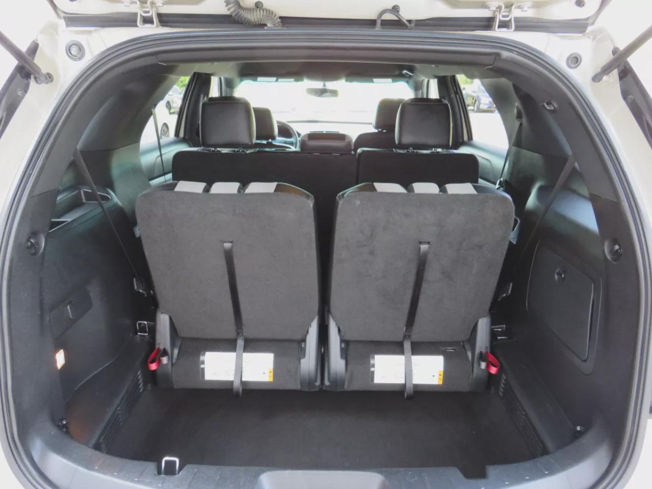 2017 Ford Explorer XLT (**LOW KM!!**CLEAN TITLE/NO ACCIDENTS!!**SAFETY/CERTIFIED!!**4WD**REMOTE START**NAVIGATION**ALLOY RIMS**DUAL CLIMATE CONTROL**REVERSE CAMERA**LEATHER TRIM**PUSH BUTTON START**POWER SEATS**HEATED SEATS**DIGITAL TOUCHSCREEN**HEATED SEATS**BLUETOOTH**CRU Photo