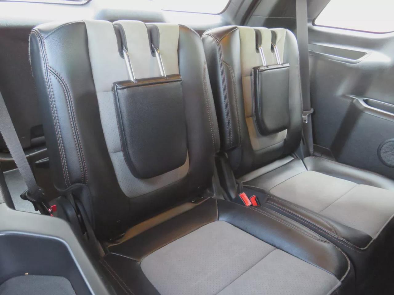 2017 Ford Explorer XLT (**LOW KM!!**CLEAN TITLE/NO ACCIDENTS!!**SAFETY/CERTIFIED!!**4WD**REMOTE START**NAVIGATION**ALLOY RIMS**DUAL CLIMATE CONTROL**REVERSE CAMERA**LEATHER TRIM**PUSH BUTTON START**POWER SEATS**HEATED SEATS**DIGITAL TOUCHSCREEN**HEATED SEATS**BLUETOOTH**CRU Photo