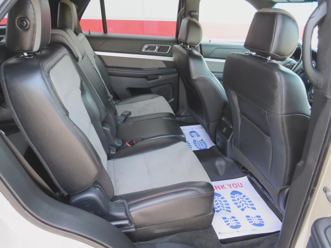 2017 Ford Explorer XLT (**LOW KM!!**CLEAN TITLE/NO ACCIDENTS!!**SAFETY/CERTIFIED!!**4WD**REMOTE START**NAVIGATION**ALLOY RIMS**DUAL CLIMATE CONTROL**REVERSE CAMERA**LEATHER TRIM**PUSH BUTTON START**POWER SEATS**HEATED SEATS**DIGITAL TOUCHSCREEN**HEATED SEATS**BLUETOOTH**CRU Photo