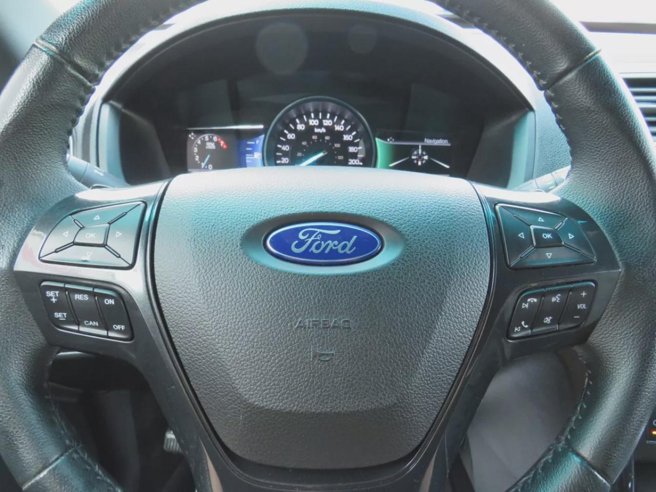 2017 Ford Explorer XLT (**LOW KM!!**CLEAN TITLE/NO ACCIDENTS!!**SAFETY/CERTIFIED!!**4WD**REMOTE START**NAVIGATION**ALLOY RIMS**DUAL CLIMATE CONTROL**REVERSE CAMERA**LEATHER TRIM**PUSH BUTTON START**POWER SEATS**HEATED SEATS**DIGITAL TOUCHSCREEN**HEATED SEATS**BLUETOOTH**CRU Photo