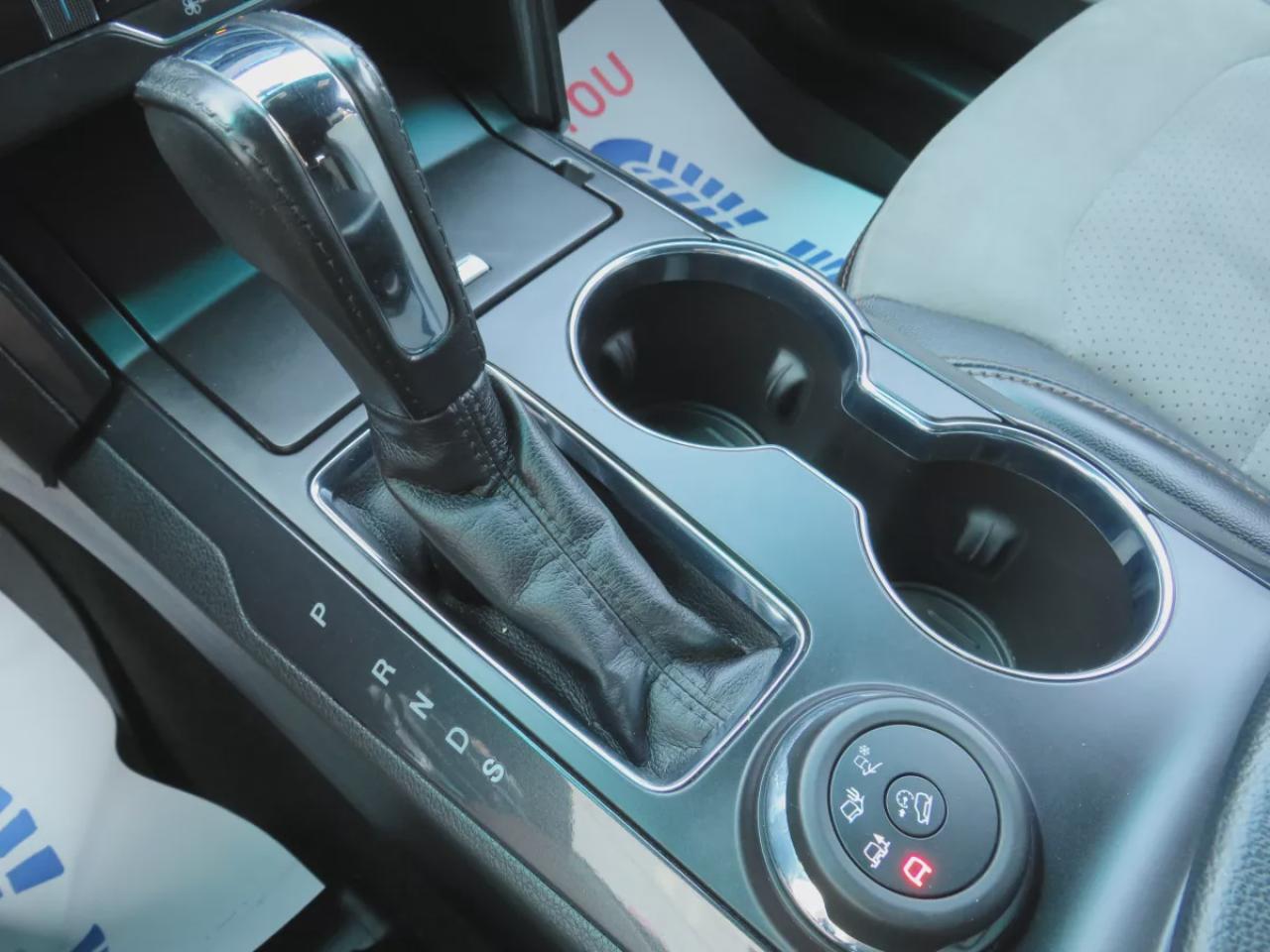 2017 Ford Explorer XLT (**LOW KM!!**CLEAN TITLE/NO ACCIDENTS!!**SAFETY/CERTIFIED!!**4WD**REMOTE START**NAVIGATION**ALLOY RIMS**DUAL CLIMATE CONTROL**REVERSE CAMERA**LEATHER TRIM**PUSH BUTTON START**POWER SEATS**HEATED SEATS**DIGITAL TOUCHSCREEN**HEATED SEATS**BLUETOOTH**CRU Photo