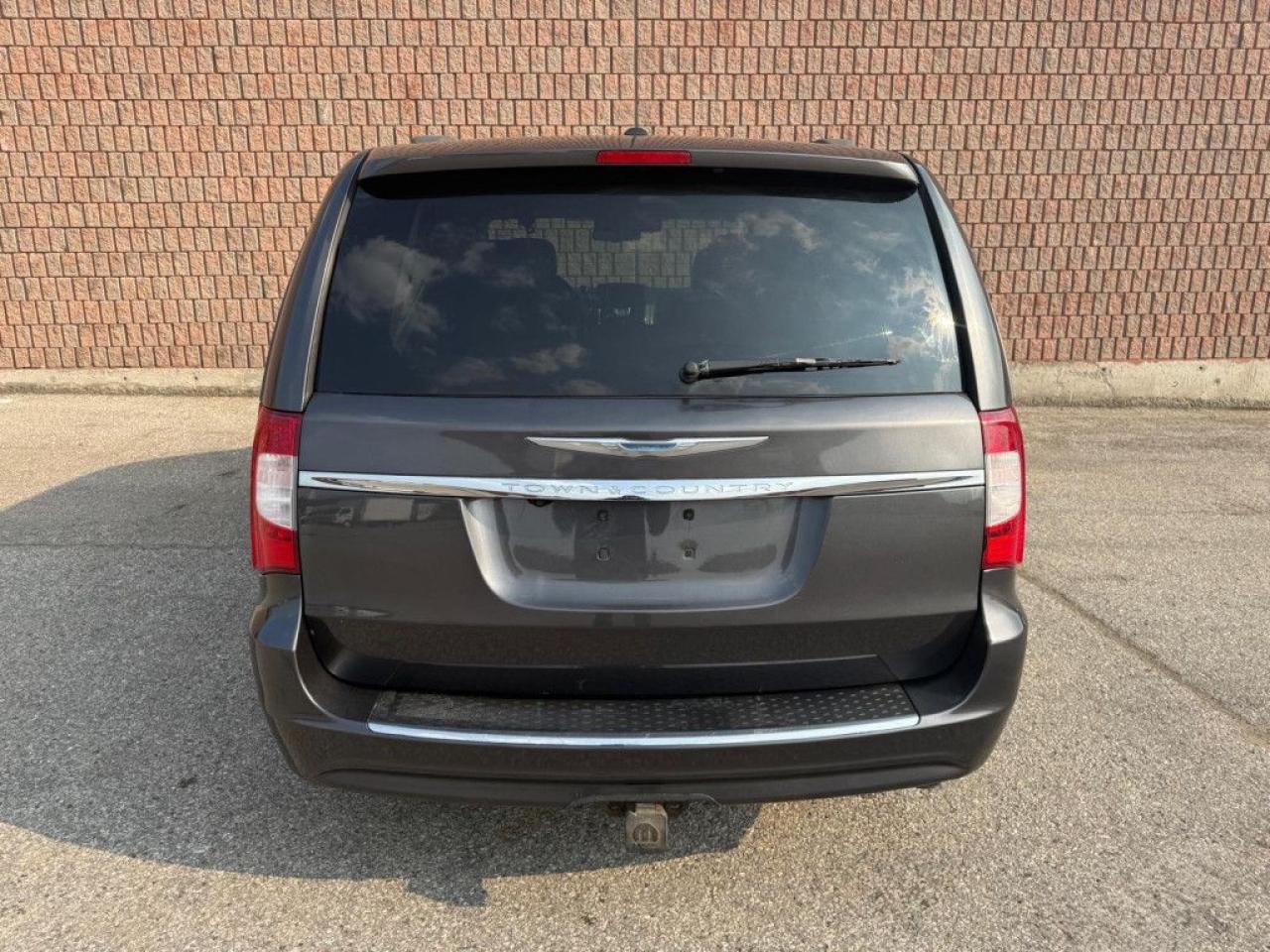 2014 Chrysler Town & Country Touring-L| CLEAN CARFAX | 30TH ANNIVERSARY | BIG SCREEN | NAVI | REMOTE STARTER | ALL POWER OPTIONS | LEATHER | - Photo #5