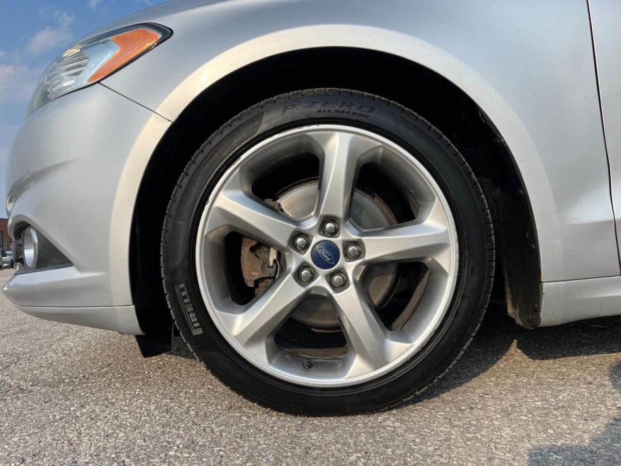 2015 Ford Fusion SE | CLEAN CARFAX | AWD | BIG SCREEN | ALLOY WHEELS | REMOTE STARTER | BLUETOOTH | - Photo #11